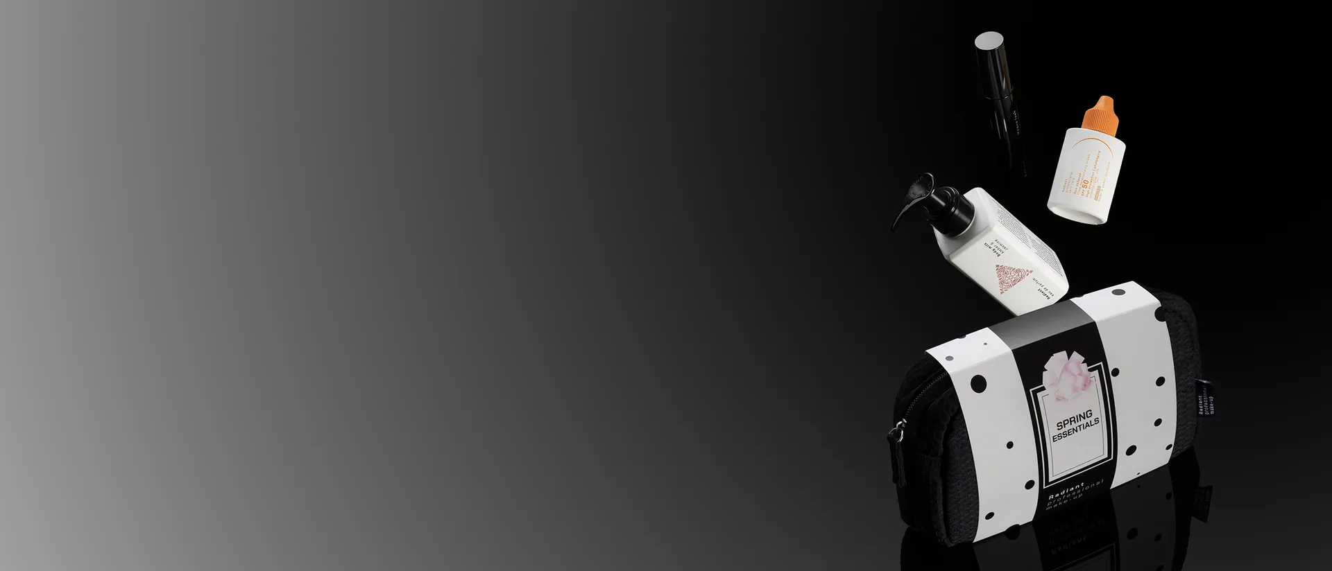 MAKEUP BAG WITH THE 3 MUST-HAVE BEAUTY PRODUCTS